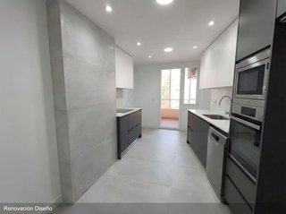 Piso en venta en Ciutat Jardí en Valencia