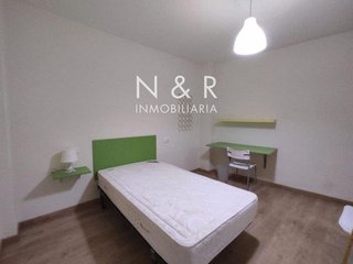 Piso en venta en Ensanche - Sar en Santiago de Compostela