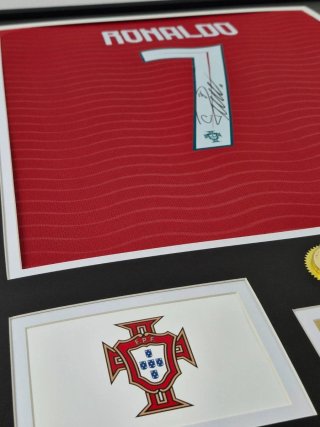 Maglia CR7 autografata con COA Szes Forensic