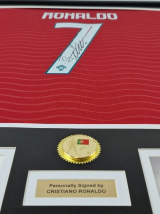 Maglia CR7 autografata con COA Szes Forensic