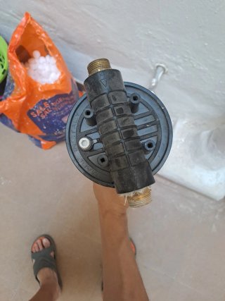Filtro descalcificador con sal