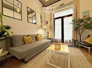 Piso en venta en Almagro en Madrid