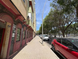 Local comercial en venta en Ciudad Jardín - Tagarete - El Zapillo en Almería