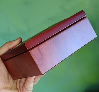 Portagioie in legno e metallo (circa 15x15 cm)