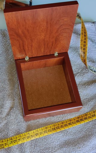 Portagioie in legno e metallo (circa 15x15 cm)