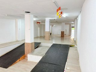 Local comercial en venta en Riu en Santa Coloma de Gramanet