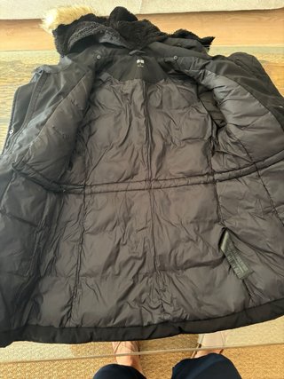 Chaqueta Uniqlo Negra con Capucha