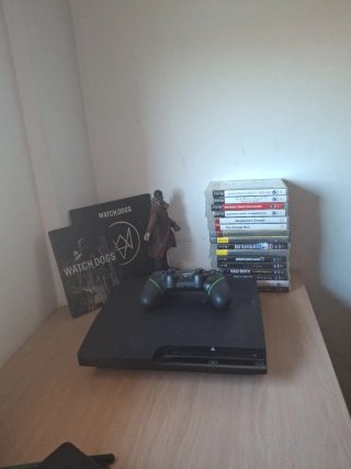PS3 Slim Negra + Mando + 17 Juegos