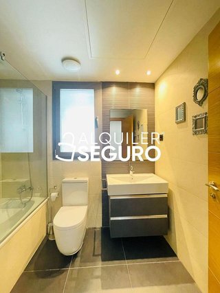 Piso en alquiler en Las Tablas en Madrid