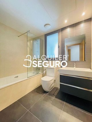 Piso en alquiler en Las Tablas en Madrid