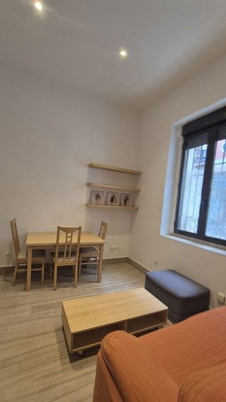 Piso en alquiler en Almagro en Madrid
