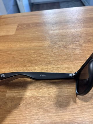 Gafas de sol negras