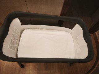 Minicuna gris y madera