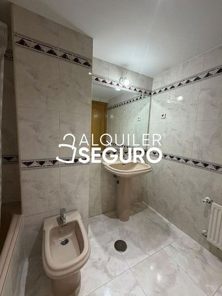 Piso en alquiler en Numancia en Madrid