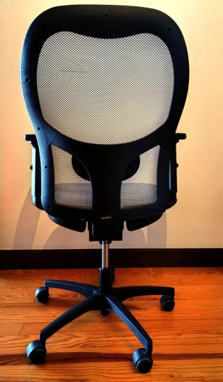 Silla de oficina ergonómica negra