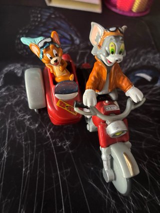 Figuras Tom y Jerry en Sidecar.