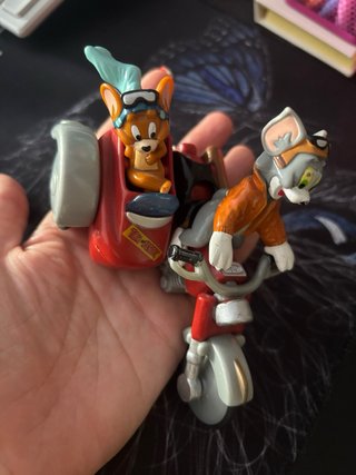 Figuras Tom y Jerry en Sidecar.
