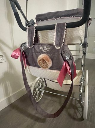 Carrito de bebé Reborn con capota y sombrilla