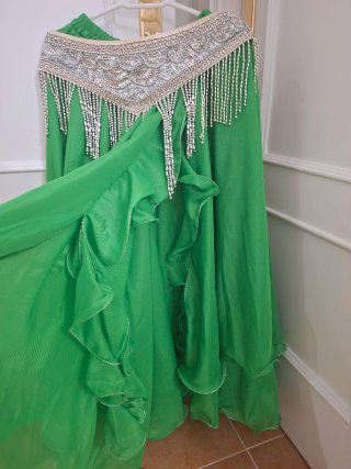 Traje Danza Vientre Verde con Adornos Plateados