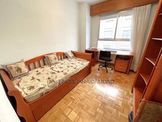 Piso en alquiler en Plaza España - Villa Pilar - Reyes Católicos - Vadillos en Burgos