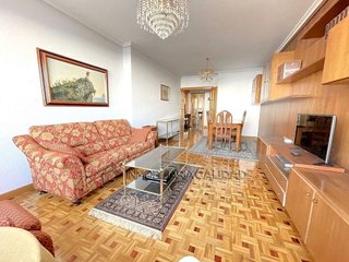 Piso en alquiler en Plaza España - Villa Pilar - Reyes Católicos - Vadillos en Burgos