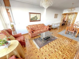 Piso en alquiler en Plaza España - Villa Pilar - Reyes Católicos - Vadillos en Burgos