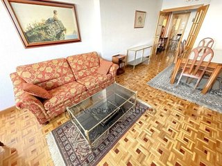 Piso en alquiler en Plaza España - Villa Pilar - Reyes Católicos - Vadillos en Burgos
