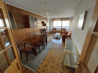 Piso en alquiler en Plaza España - Villa Pilar - Reyes Católicos - Vadillos en Burgos
