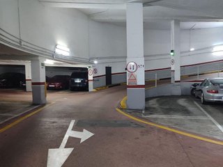 Garaje en venta en Milán - Pumarín - Teatinos en Oviedo