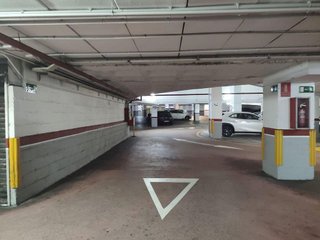 Garaje en venta en Milán - Pumarín - Teatinos en Oviedo