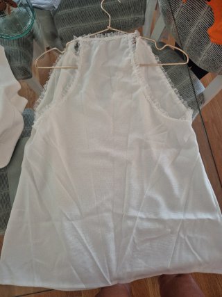 Conjunto de ropa blanca
