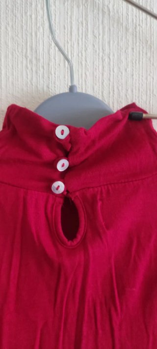 Camiseta granate con lazo