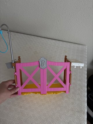 Establo Barbie con Muñeca y Caballos