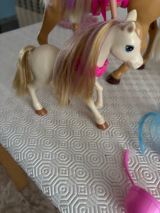 Establo Barbie con Muñeca y Caballos