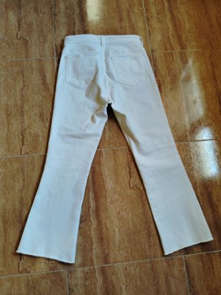 Pantalón vaquero blanco Zara