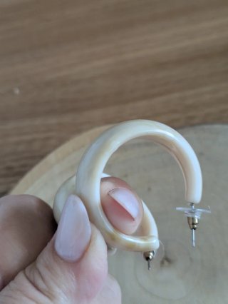 Pendientes Aro Resina Beige y Blanco
