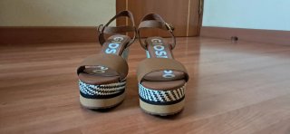Sandalias cuña Gioseppo marrones y multicolor