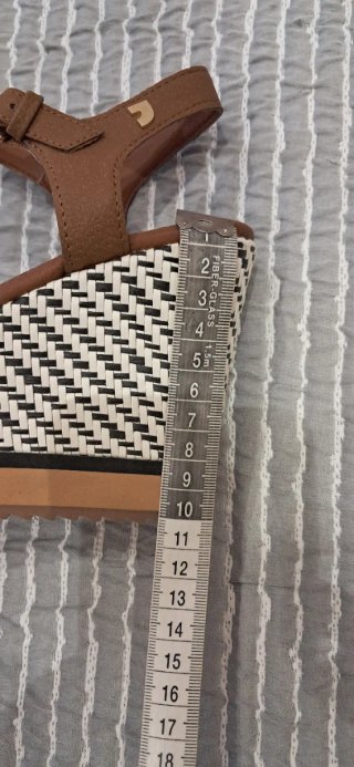 Sandalias cuña Gioseppo marrones y multicolor