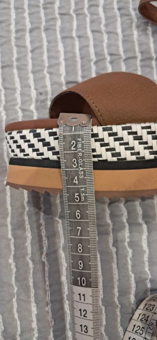 Sandalias cuña Gioseppo marrones y multicolor