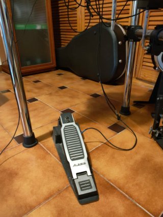 Batería Electrónica Alesis Surge Completa