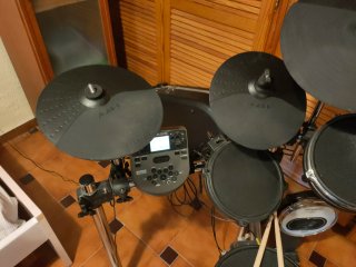Batería Electrónica Alesis Surge Completa