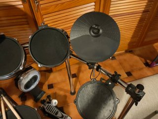 Batería Electrónica Alesis Surge Completa
