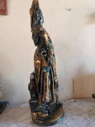 Figura Mujer Andaluza Oro Viejo