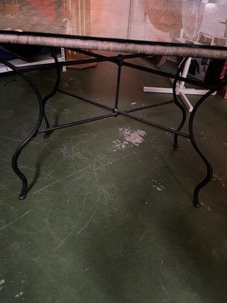 Mesa forja y mimbre con 2 sillas