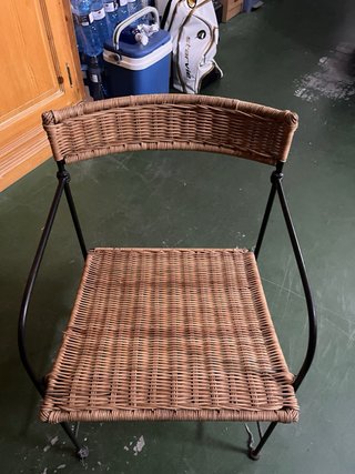 Mesa forja y mimbre con 2 sillas