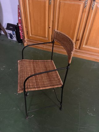 Mesa forja y mimbre con 2 sillas