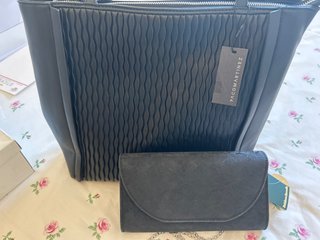 Lote 2 bolsos Paco Martinez  y bolso de mano