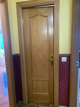 Puerta de interior madera roble y cerco,como nueva
