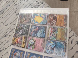 Álbum con cartas Pokémon