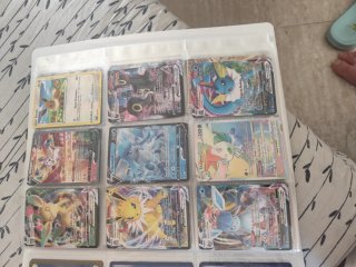 Álbum con cartas Pokémon